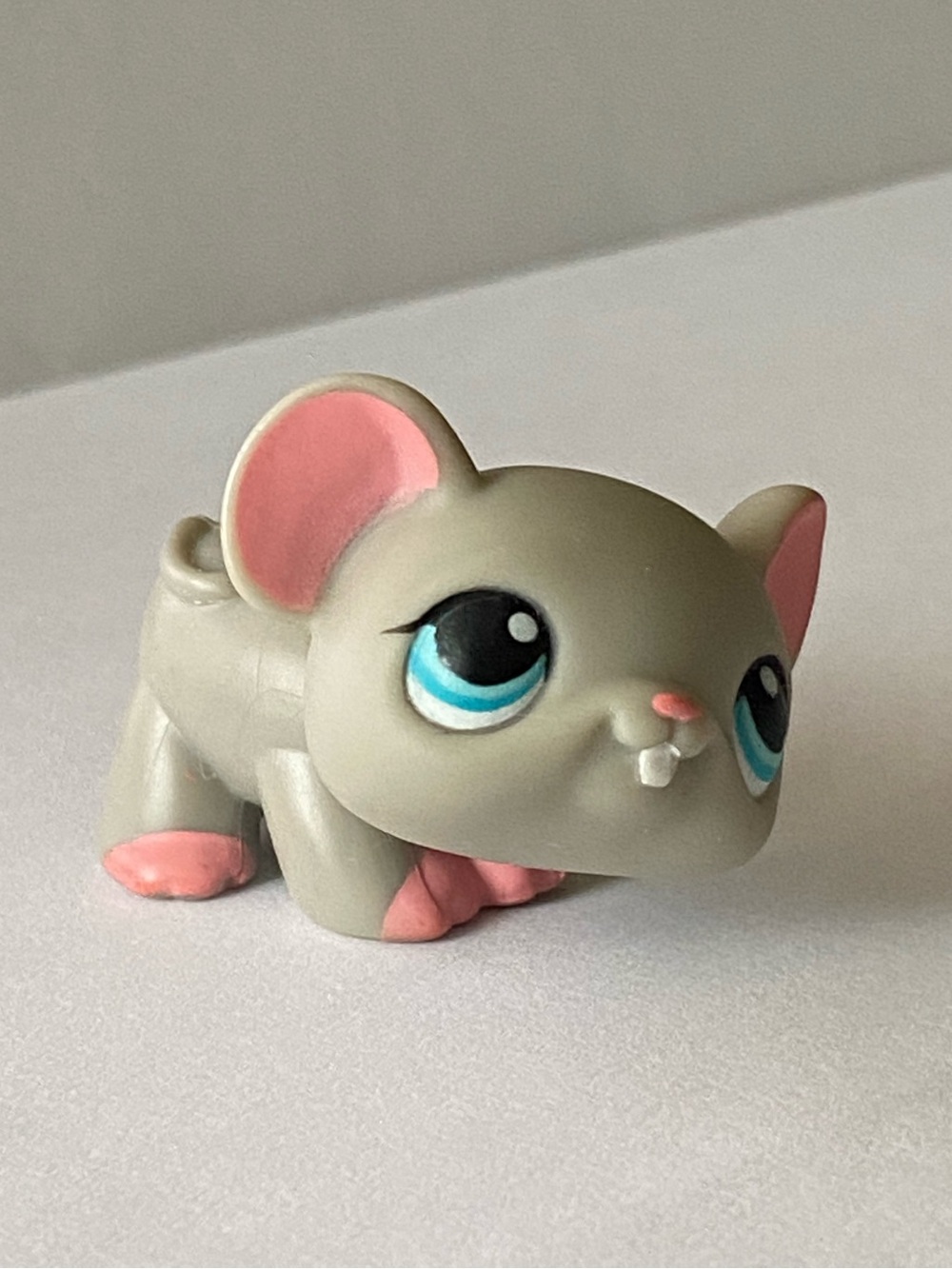 Littlest Pet Shop LPS Mouse with Pink Ears and Paws Hasbro 2004